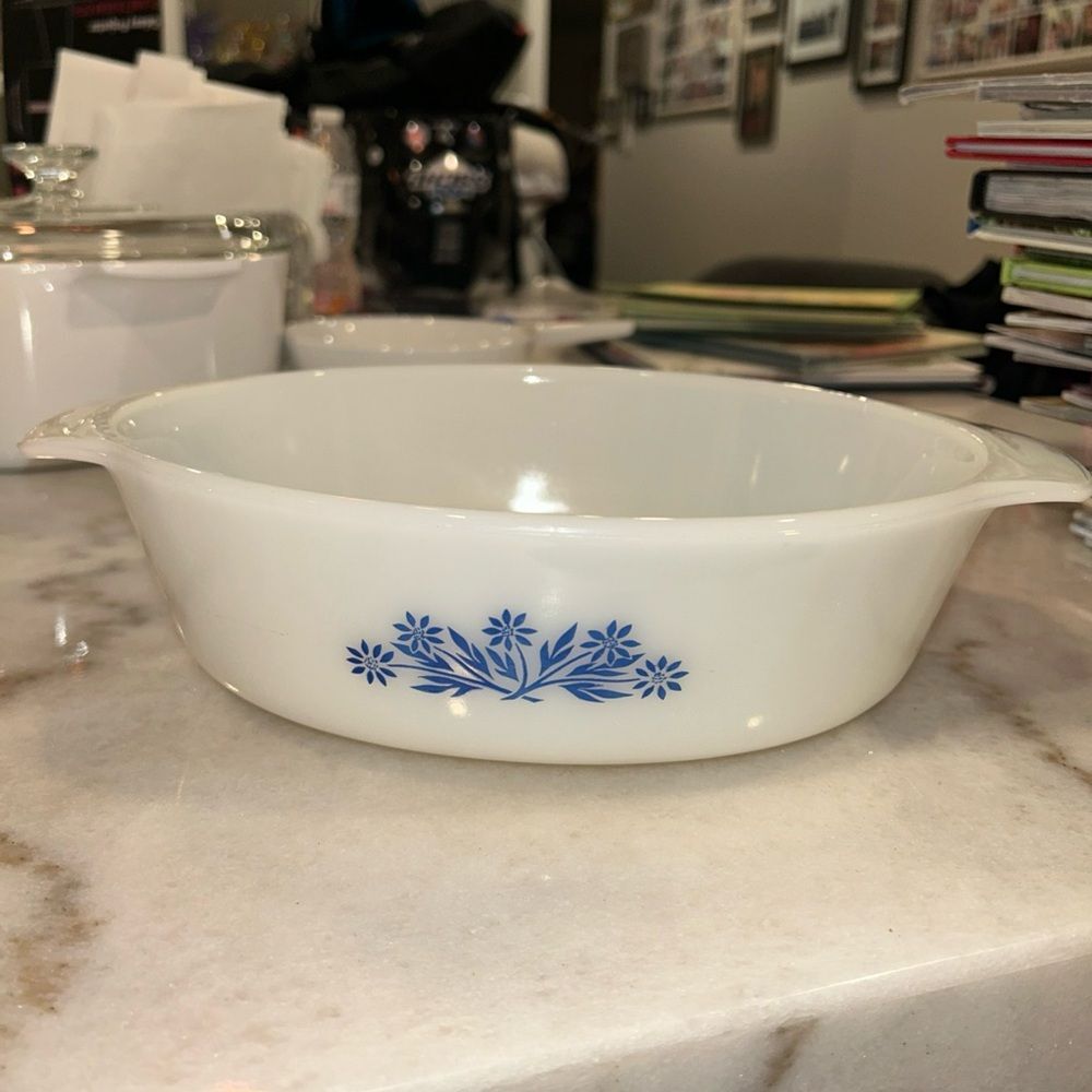 Vintage Anchor Hocking Fire King blue cornflower Casserole Dish 1 1/2 quart